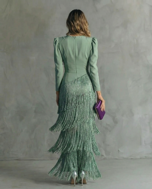 Alejandra – Vestido elegante con mangas de flecos