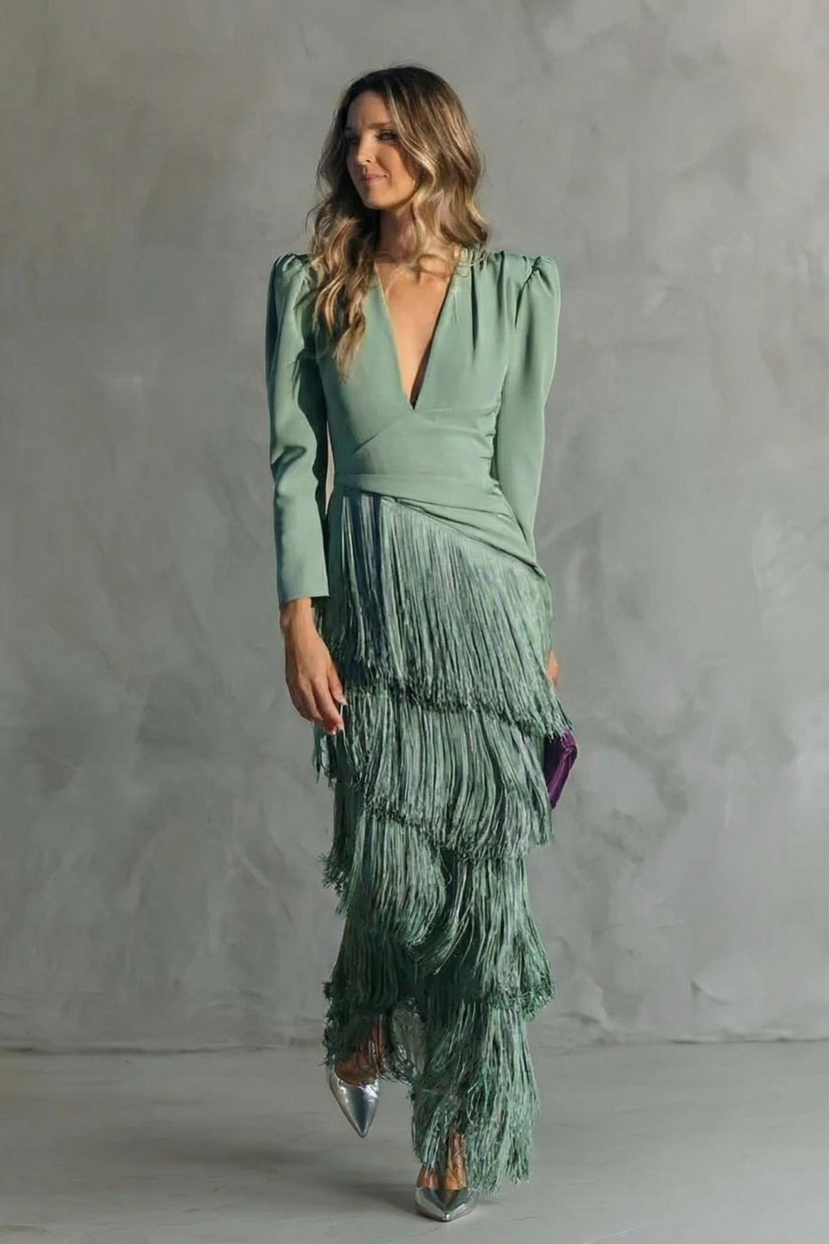Alejandra – Vestido elegante con mangas de flecos