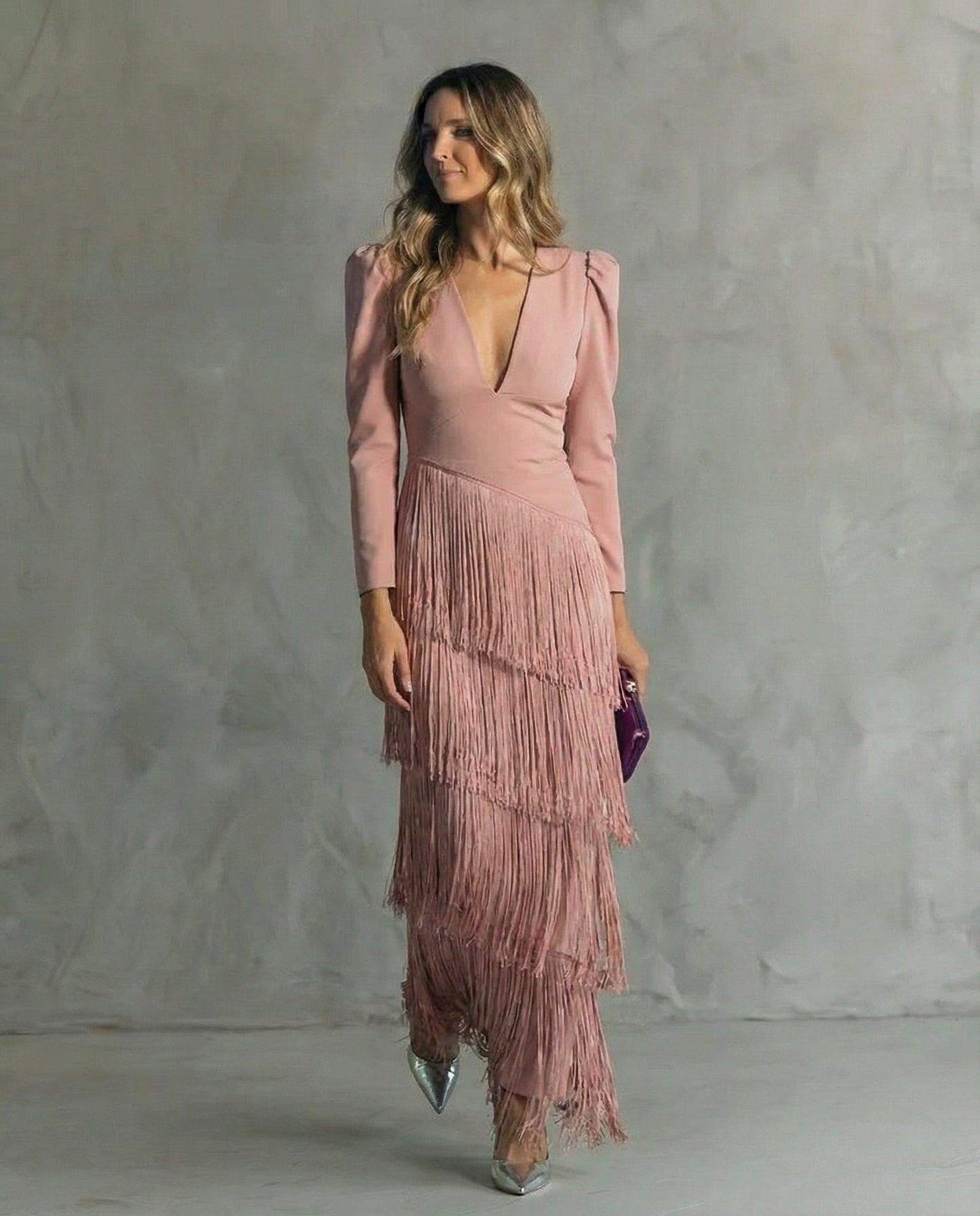 Alejandra – Vestido elegante con mangas de flecos