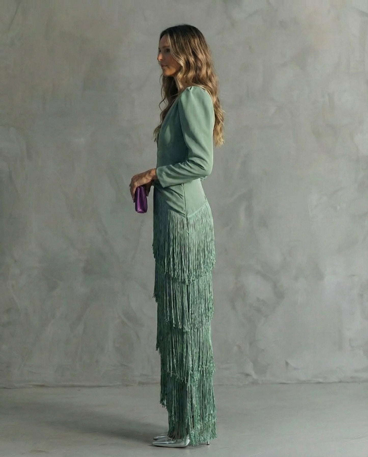 Alejandra – Vestido elegante con mangas de flecos