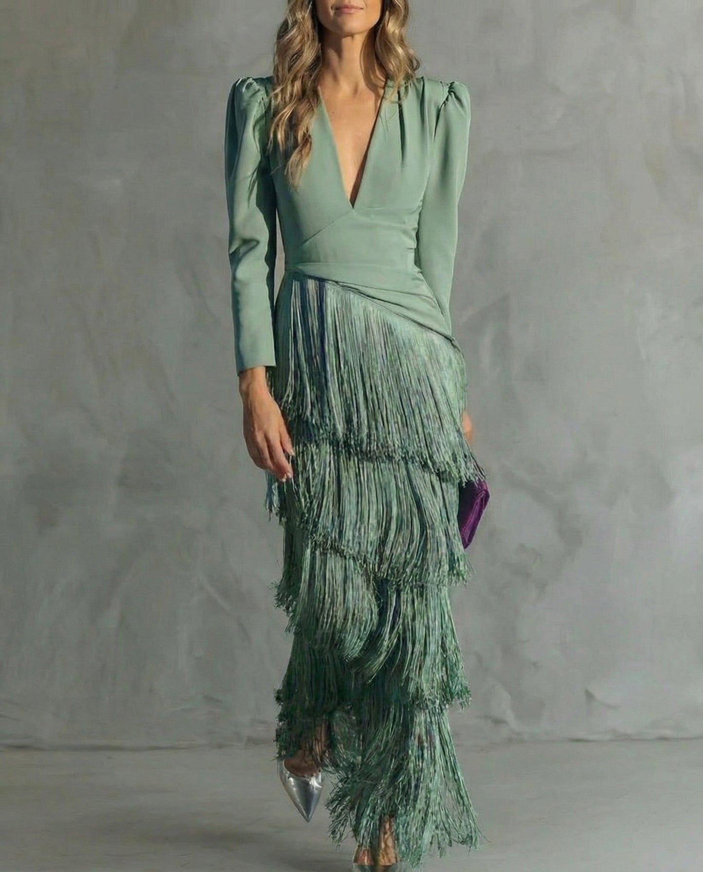 Alejandra – Vestido elegante con mangas de flecos