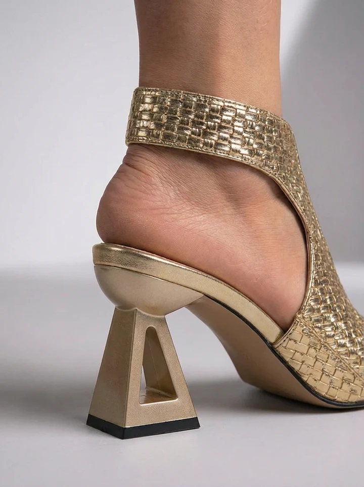 STELLA | Sandalias trenzadas elegantes