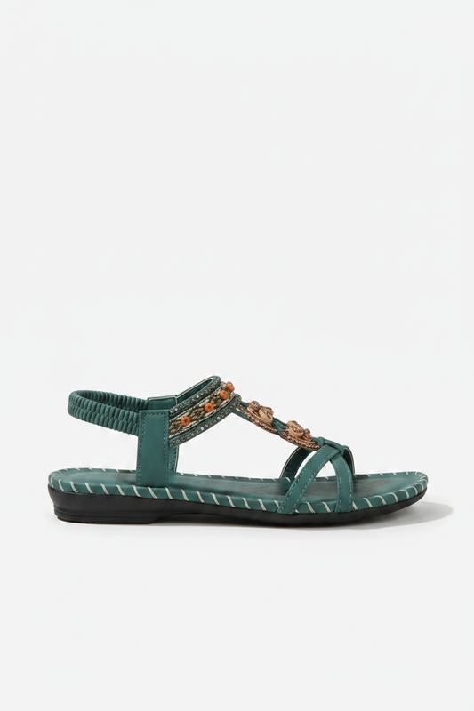Sandalias bohemias - perfil mirando a la derecha